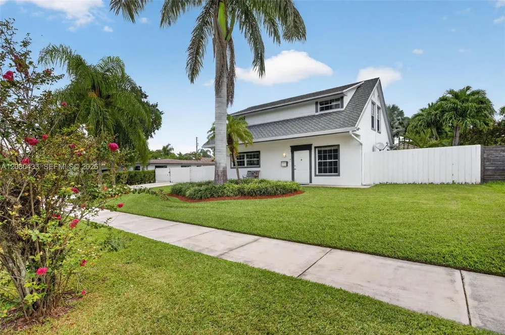 18211 SW 95th Ct Palmetto Bay, FL 33157