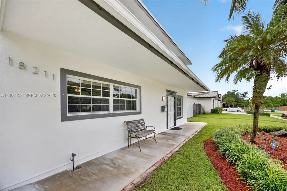 18211 SW 95th Ct Palmetto Bay, FL 33157