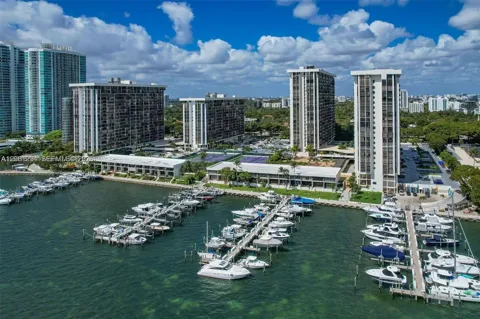 1901 Brickell Ave #B2110