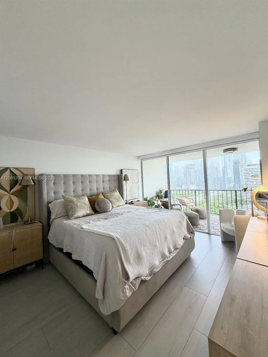 1901 Brickell Ave #B2110 Miami, FL 33129