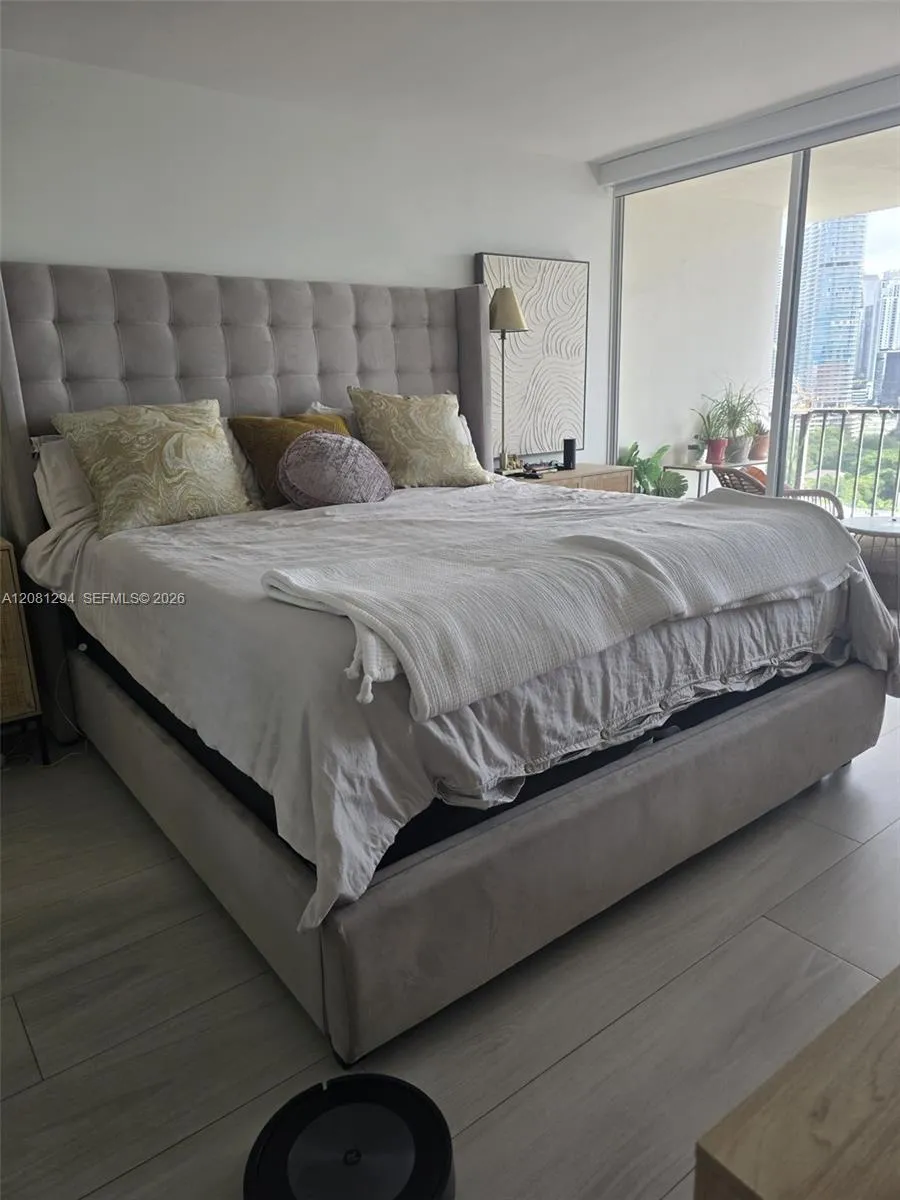 1901 Brickell Ave #B2110 Miami, FL 33129