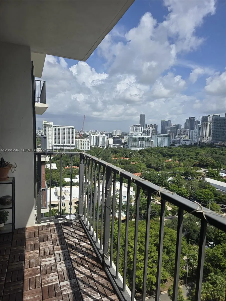 1901 Brickell Ave #B2110 Miami, FL 33129