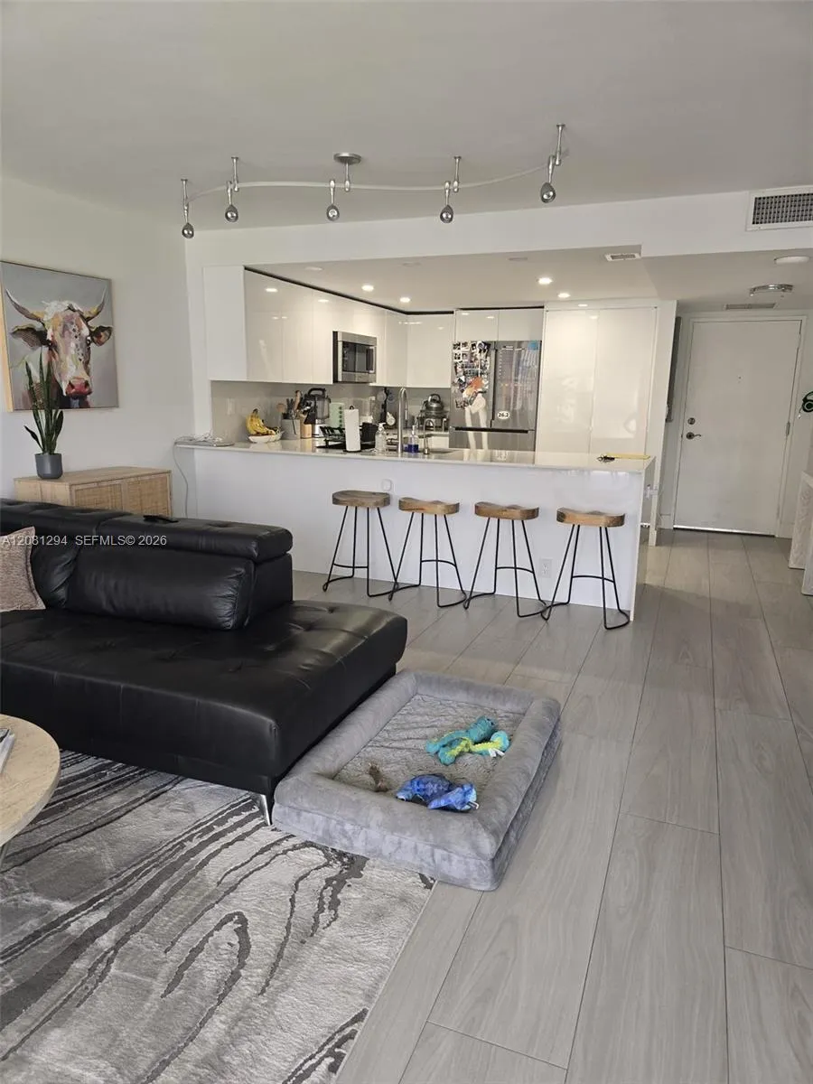 1901 Brickell Ave #B2110 Miami, FL 33129