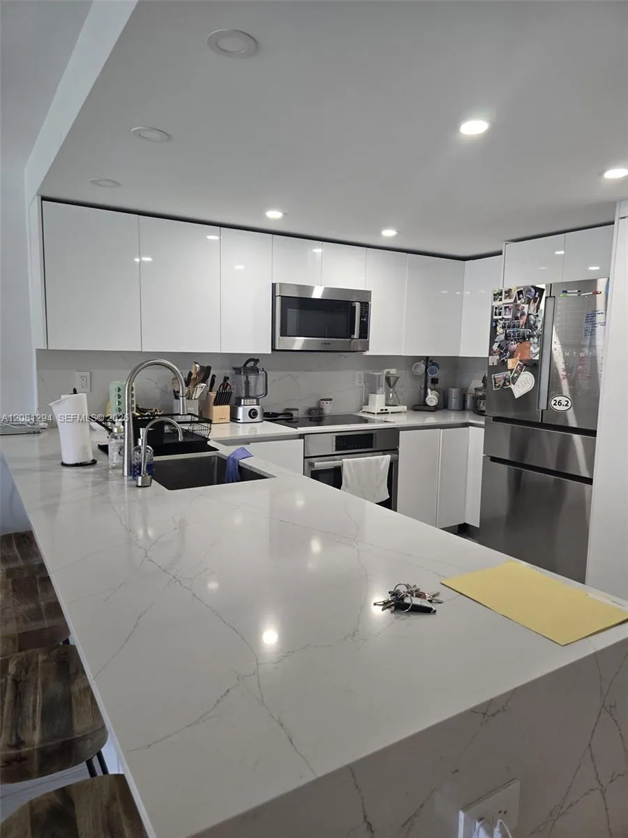 1901 Brickell Ave #B2110 Miami, FL 33129