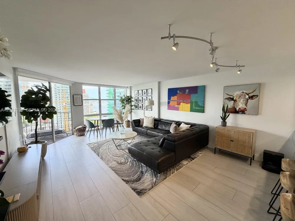 1901 Brickell Ave #B2110 Miami, FL 33129