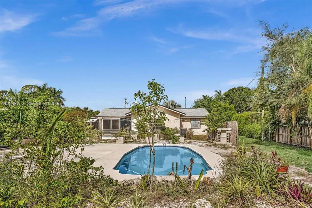 5088 2nd Rd Lake Worth, FL 33467