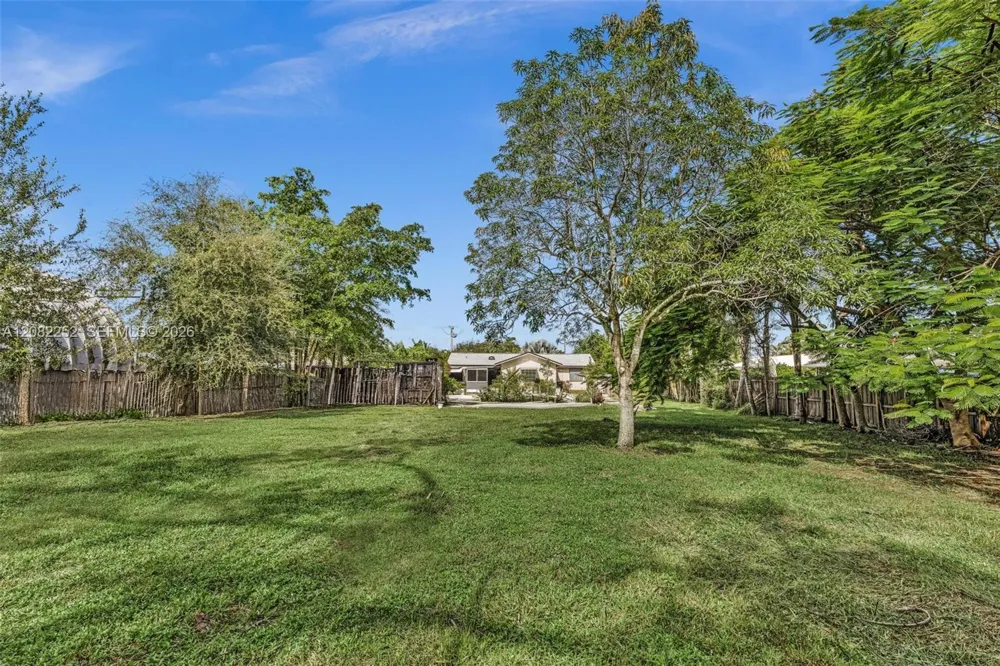 5088 2nd Rd Lake Worth, FL 33467