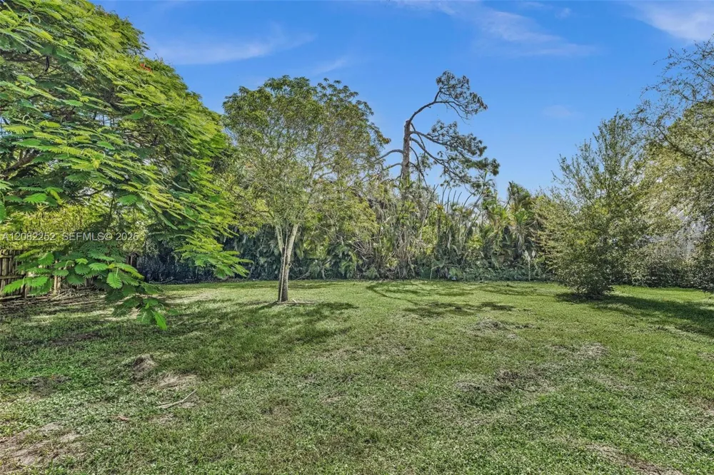 5088 2nd Rd Lake Worth, FL 33467