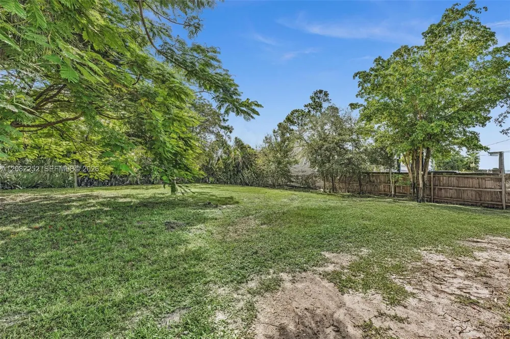 5088 2nd Rd Lake Worth, FL 33467