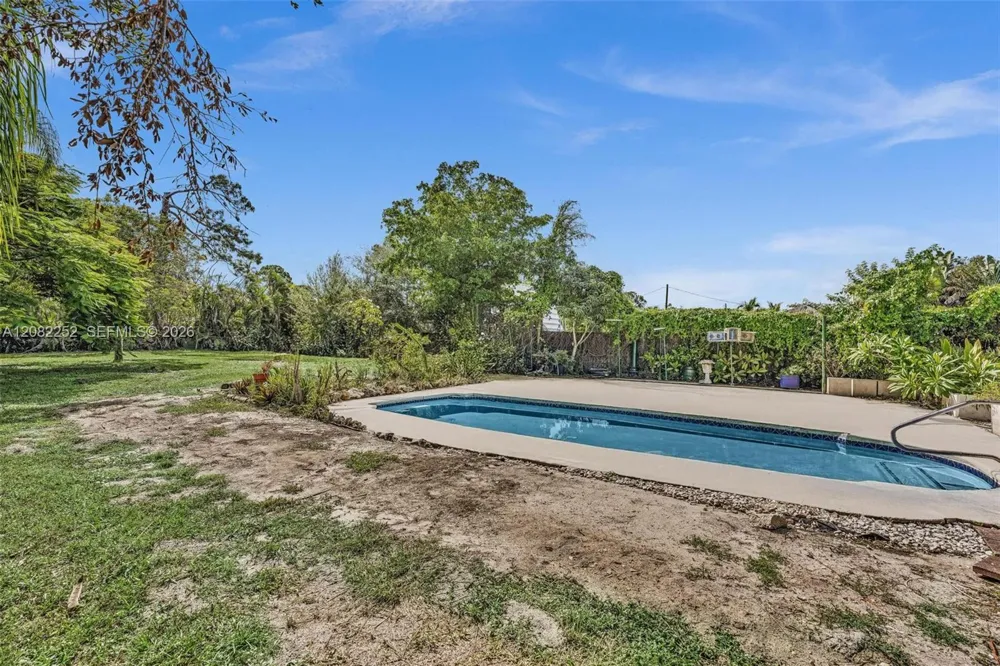 5088 2nd Rd Lake Worth, FL 33467