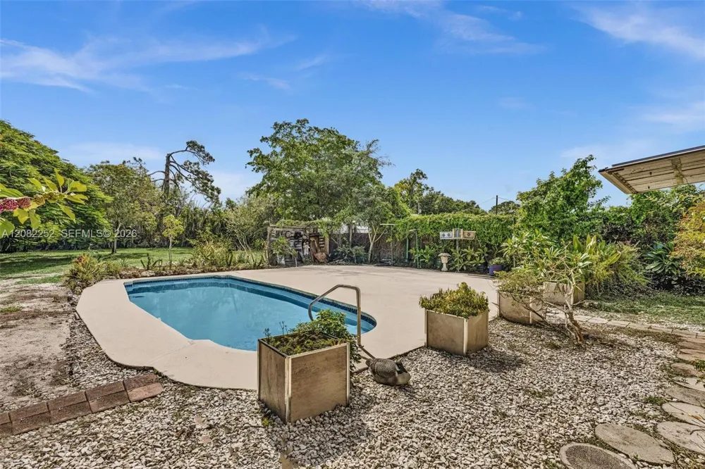 5088 2nd Rd Lake Worth, FL 33467