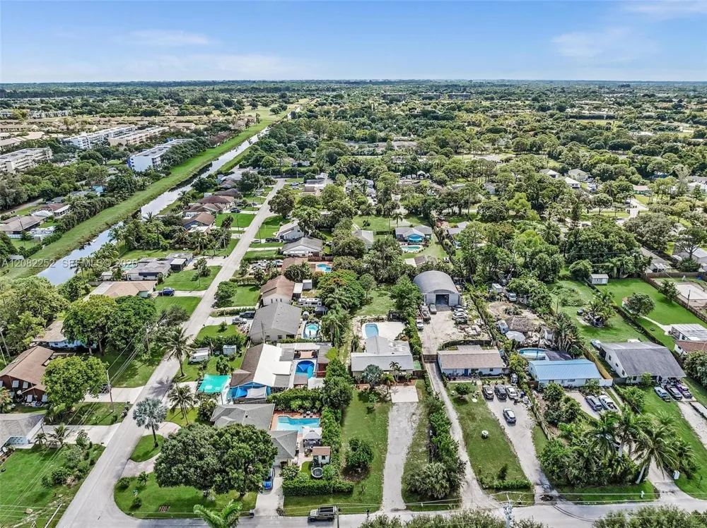 5088 2nd Rd Lake Worth, FL 33467