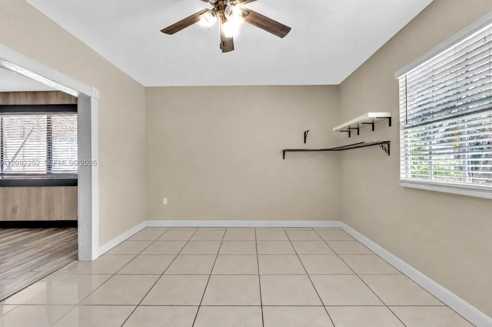 5088 2nd Rd Lake Worth, FL 33467