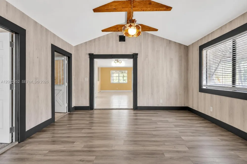 5088 2nd Rd Lake Worth, FL 33467