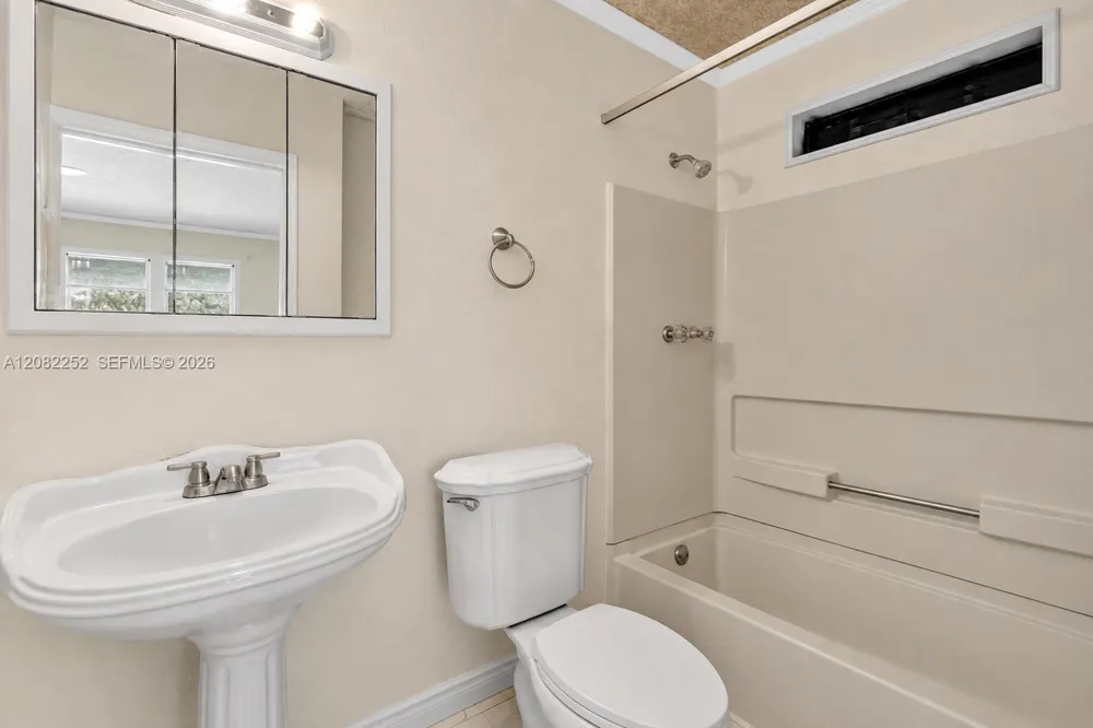 5088 2nd Rd Lake Worth, FL 33467