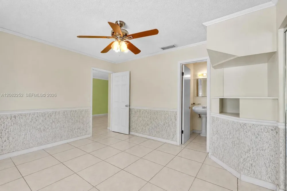 5088 2nd Rd Lake Worth, FL 33467