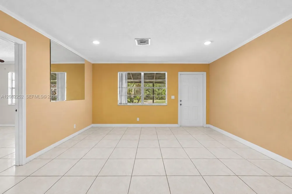 5088 2nd Rd Lake Worth, FL 33467