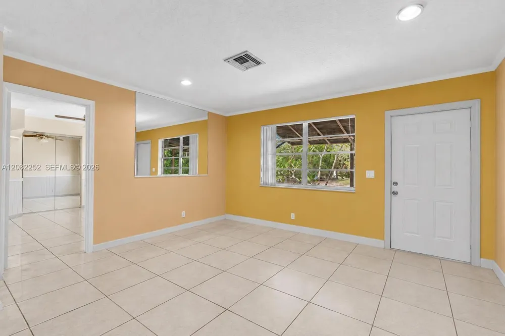 5088 2nd Rd Lake Worth, FL 33467