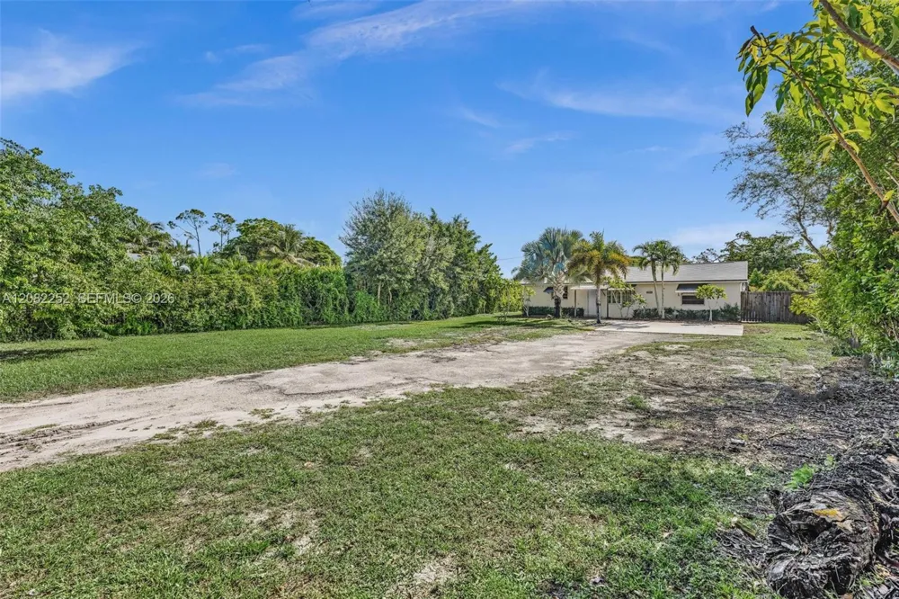 5088 2nd Rd Lake Worth, FL 33467