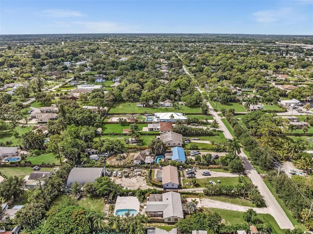 5088 2nd Rd Lake Worth, FL 33467