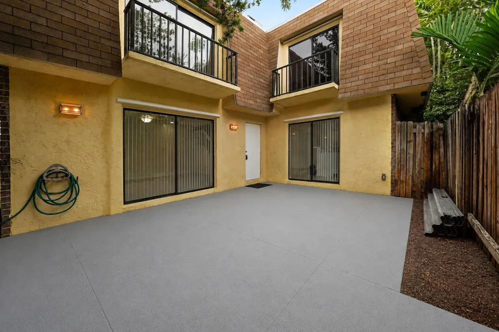 237 ALEMEDA DRIVE #3 Palm Springs, FL 33461