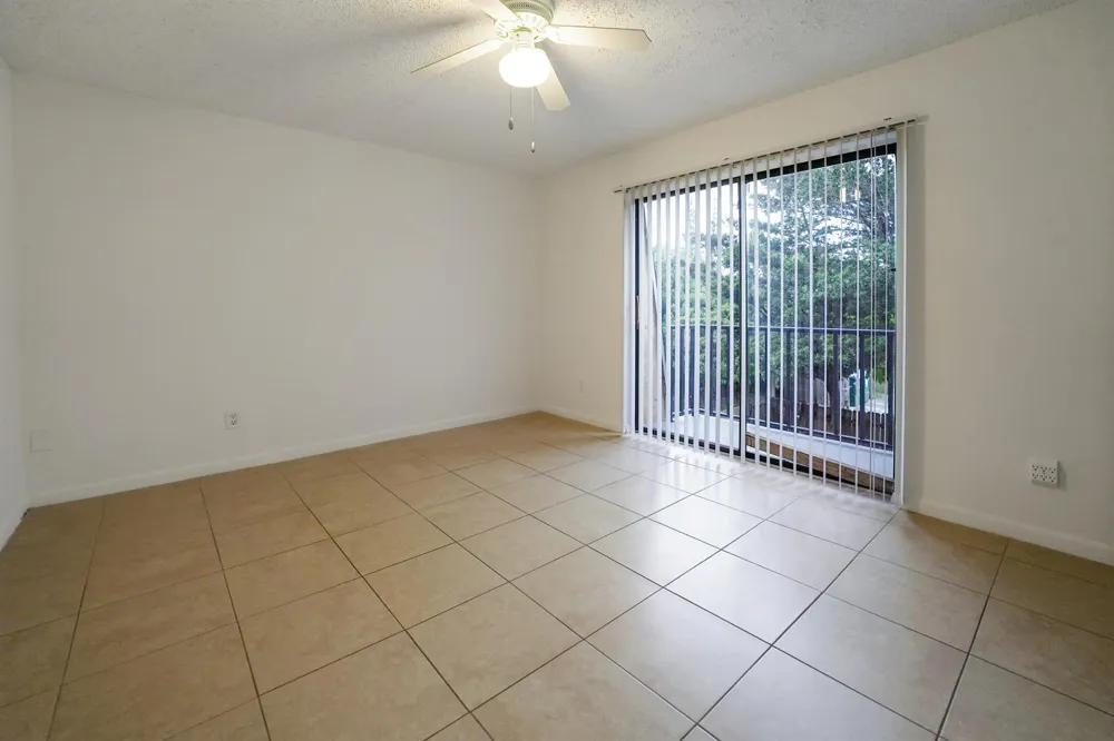 237 ALEMEDA DRIVE #3 Palm Springs, FL 33461