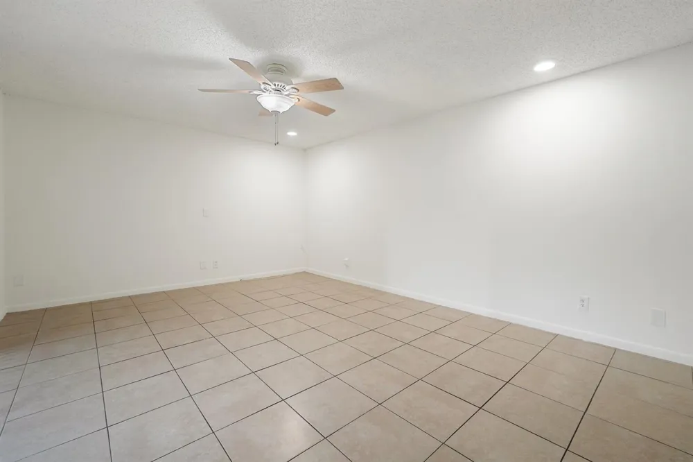 237 ALEMEDA DRIVE #3 Palm Springs, FL 33461