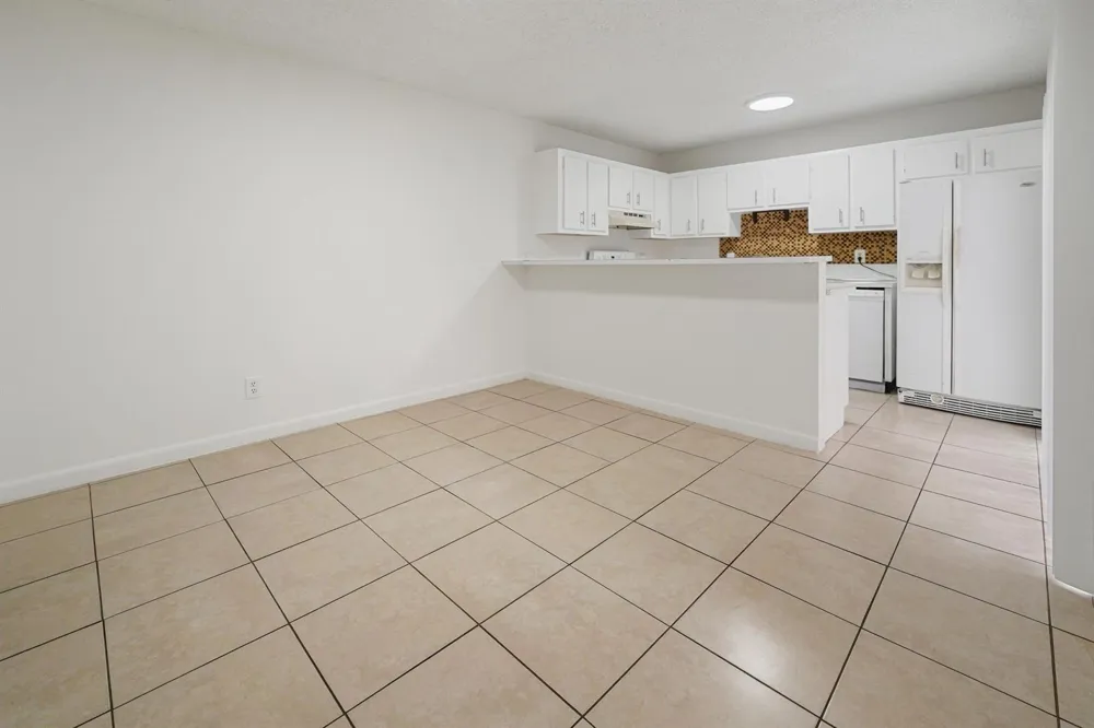 237 ALEMEDA DRIVE #3 Palm Springs, FL 33461