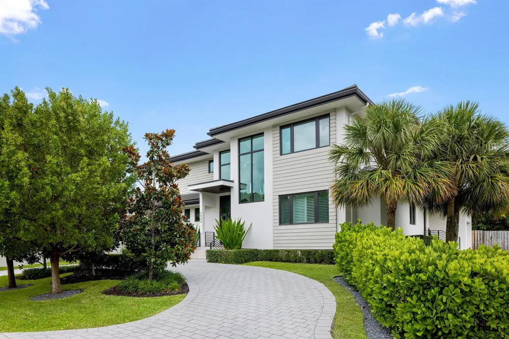 2400 NE 27th Avenue Fort Lauderdale, FL 33305