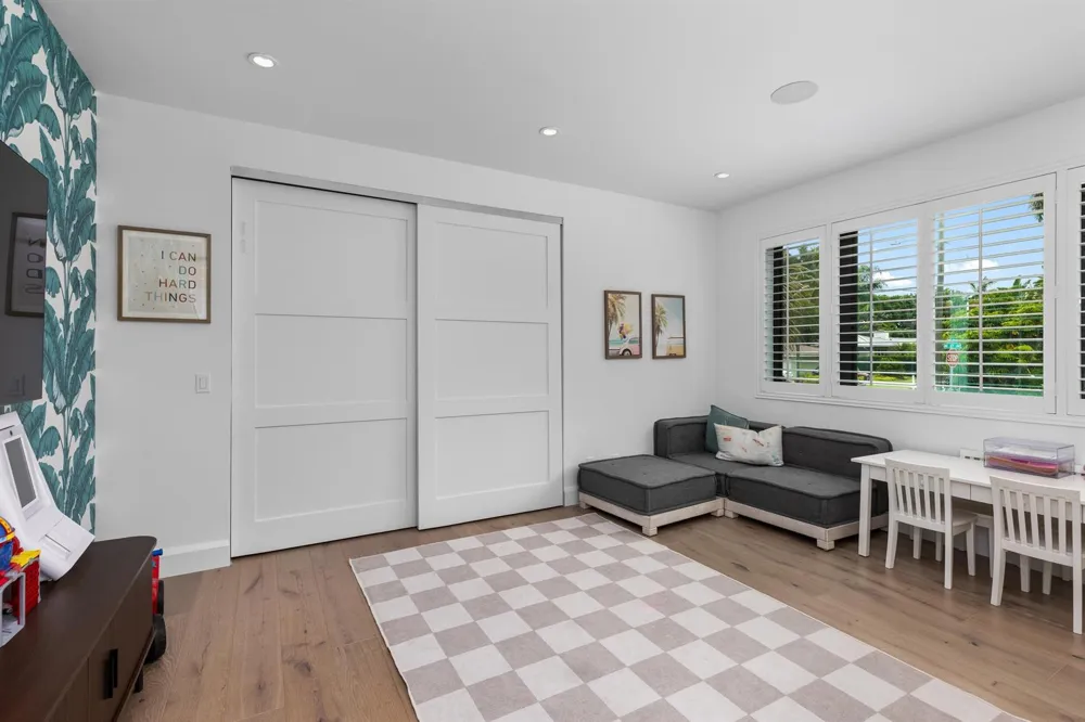 2400 NE 27th Avenue Fort Lauderdale, FL 33305