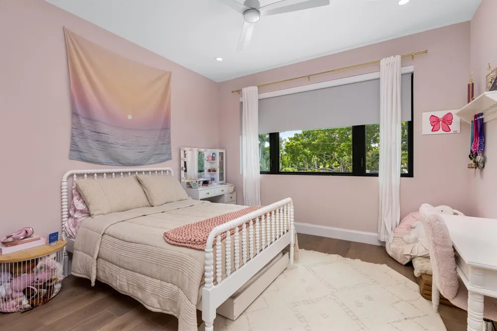 2400 NE 27th Avenue Fort Lauderdale, FL 33305