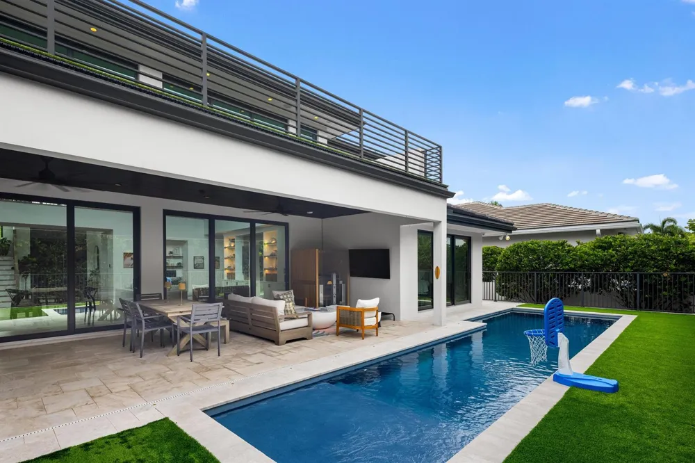 2400 NE 27th Avenue Fort Lauderdale, FL 33305