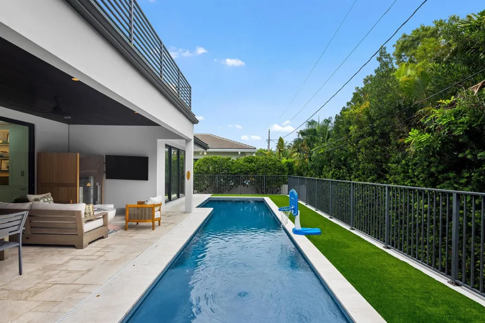 2400 NE 27th Avenue Fort Lauderdale, FL 33305