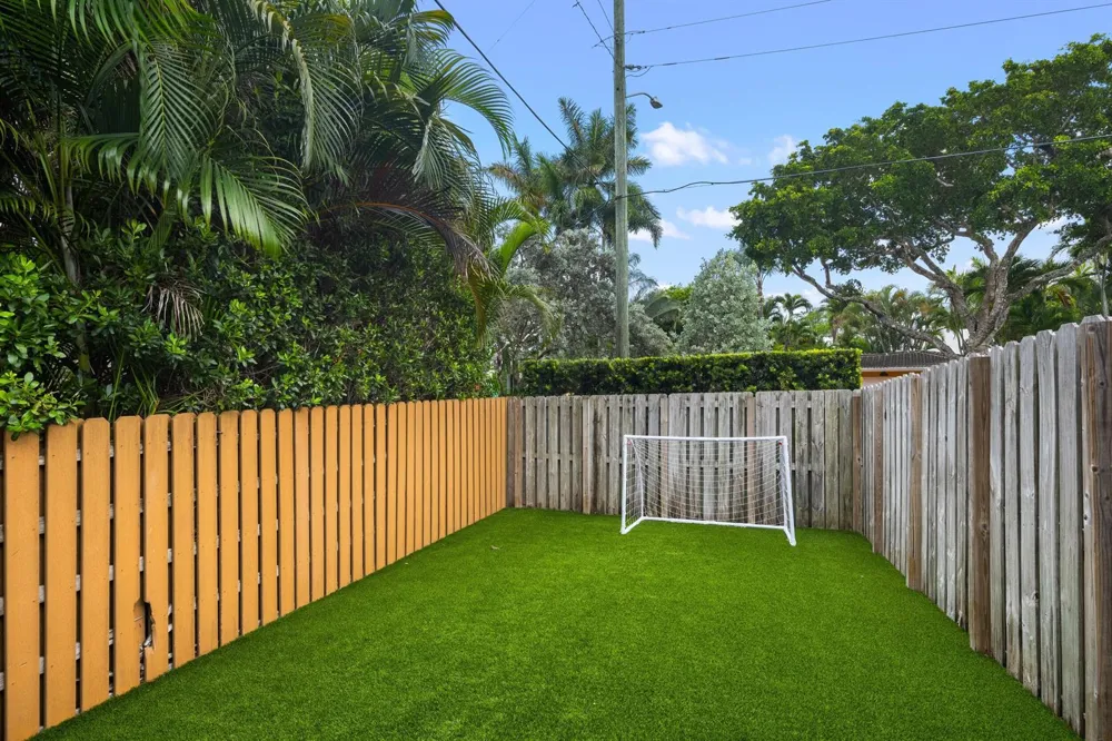 2400 NE 27th Avenue Fort Lauderdale, FL 33305