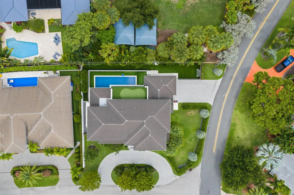 2400 NE 27th Avenue Fort Lauderdale, FL 33305