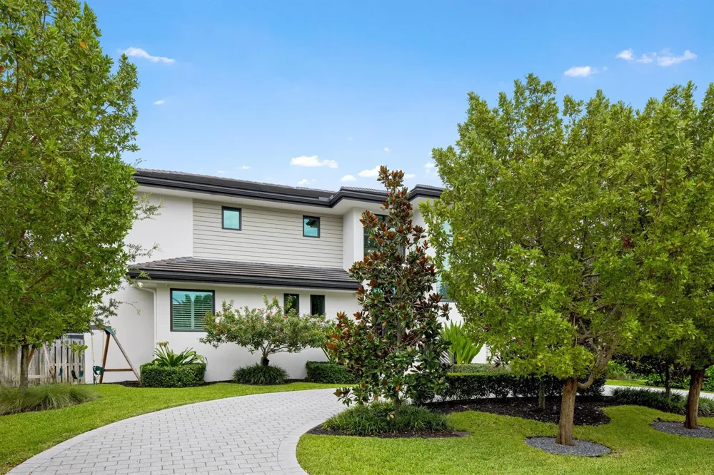 2400 NE 27th Avenue Fort Lauderdale, FL 33305