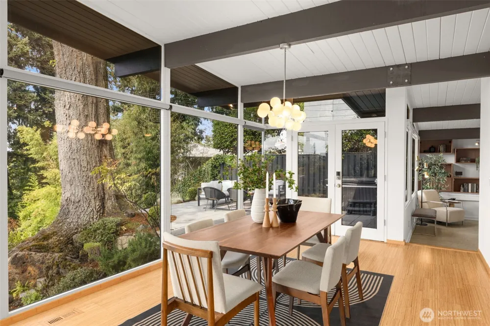 3515 72nd Avenue SE Mercer Island, WA 98040