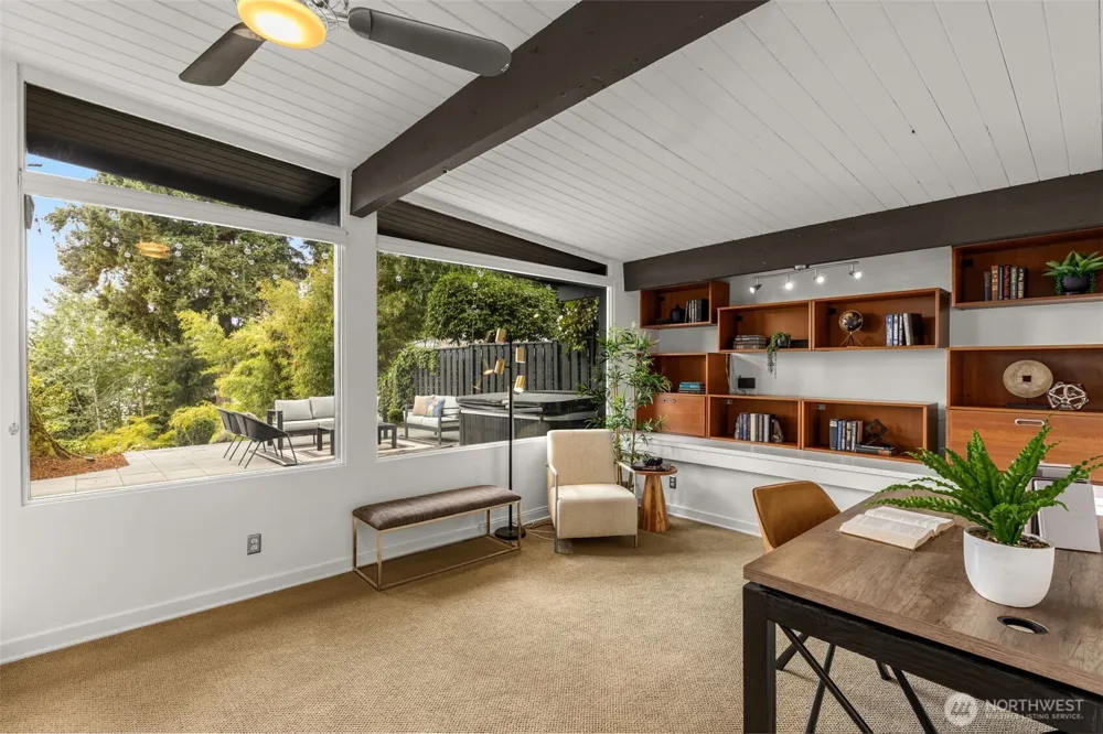 3515 72nd Avenue SE Mercer Island, WA 98040