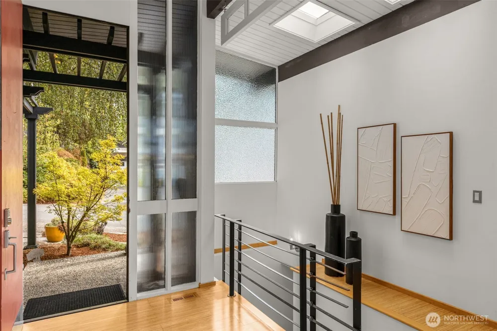 3515 72nd Avenue SE Mercer Island, WA 98040