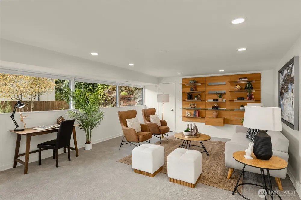 3515 72nd Avenue SE Mercer Island, WA 98040