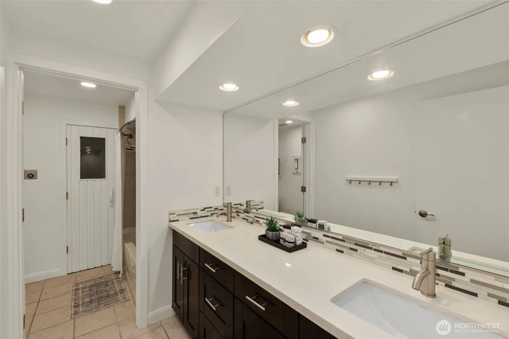 3515 72nd Avenue SE Mercer Island, WA 98040