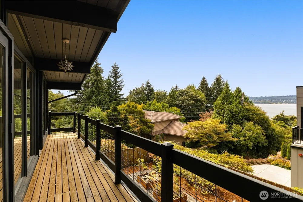 3515 72nd Avenue SE Mercer Island, WA 98040