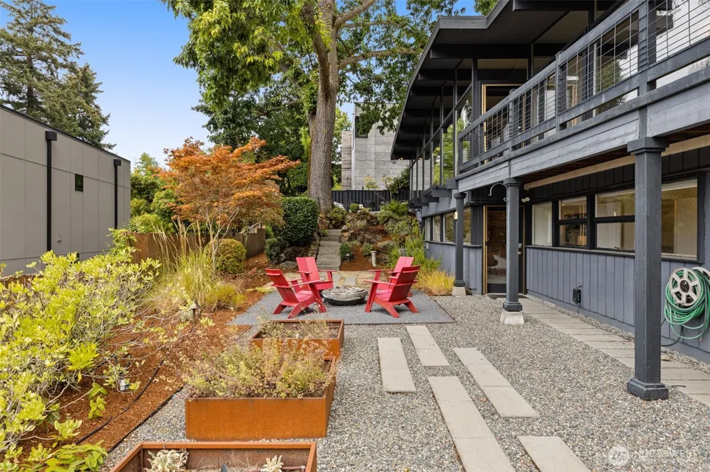 3515 72nd Avenue SE Mercer Island, WA 98040