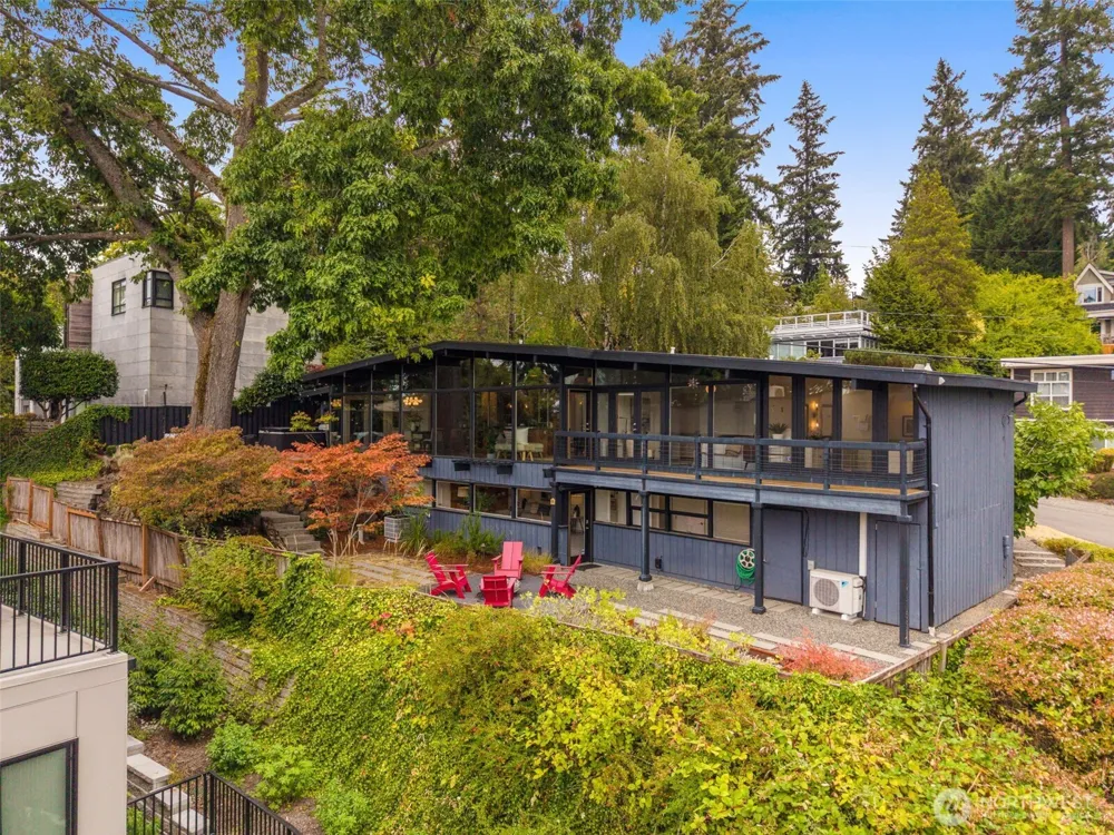 3515 72nd Avenue SE Mercer Island, WA 98040