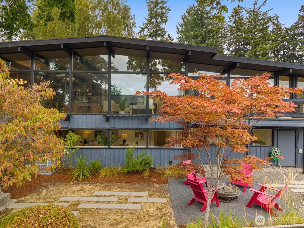 3515 72nd Avenue SE Mercer Island, WA 98040