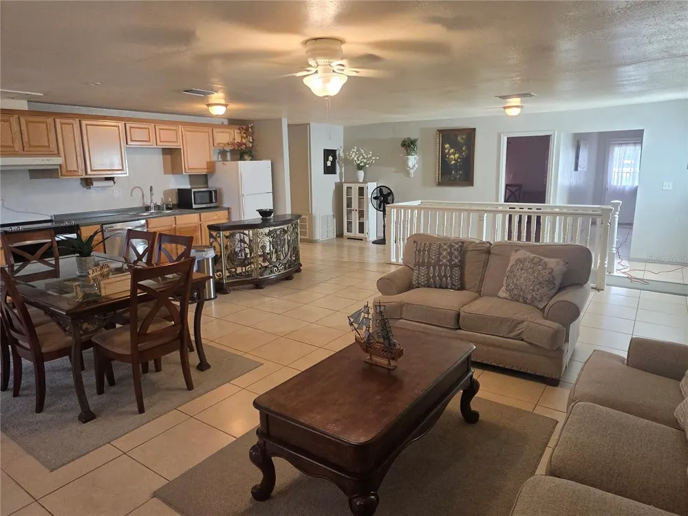 201 LAKE BONNY DRIVE E Lakeland, FL 33801
