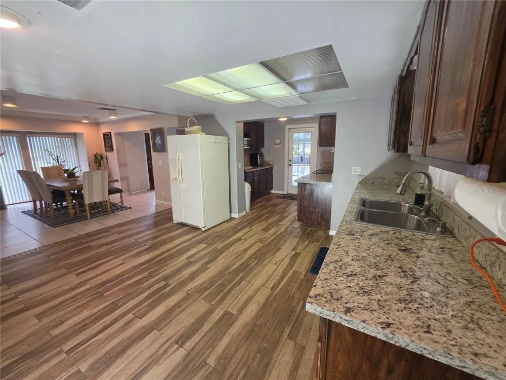 201 LAKE BONNY DRIVE E Lakeland, FL 33801