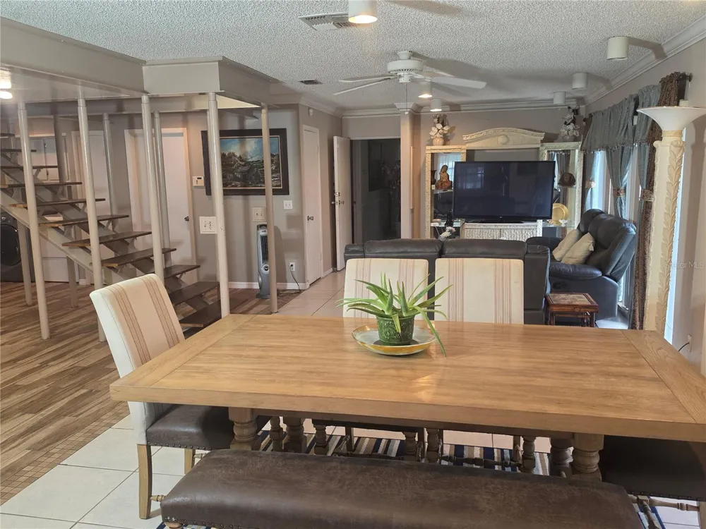 201 LAKE BONNY DRIVE E Lakeland, FL 33801