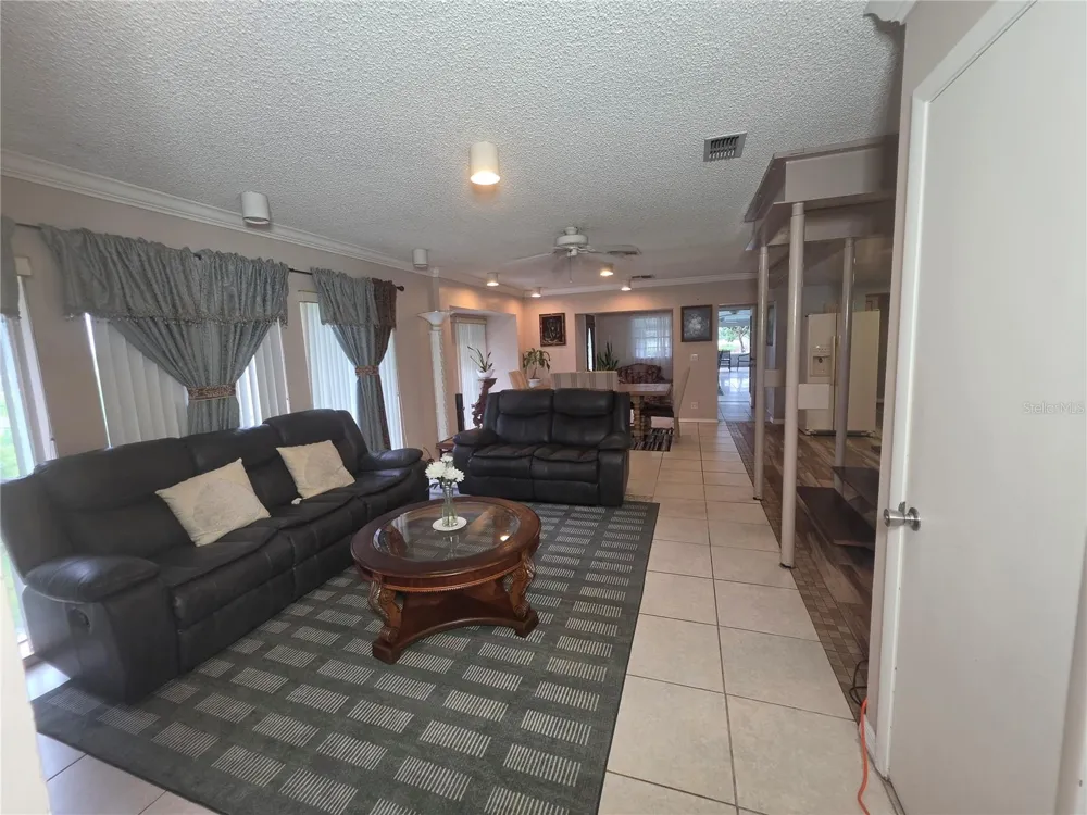 201 LAKE BONNY DRIVE E Lakeland, FL 33801