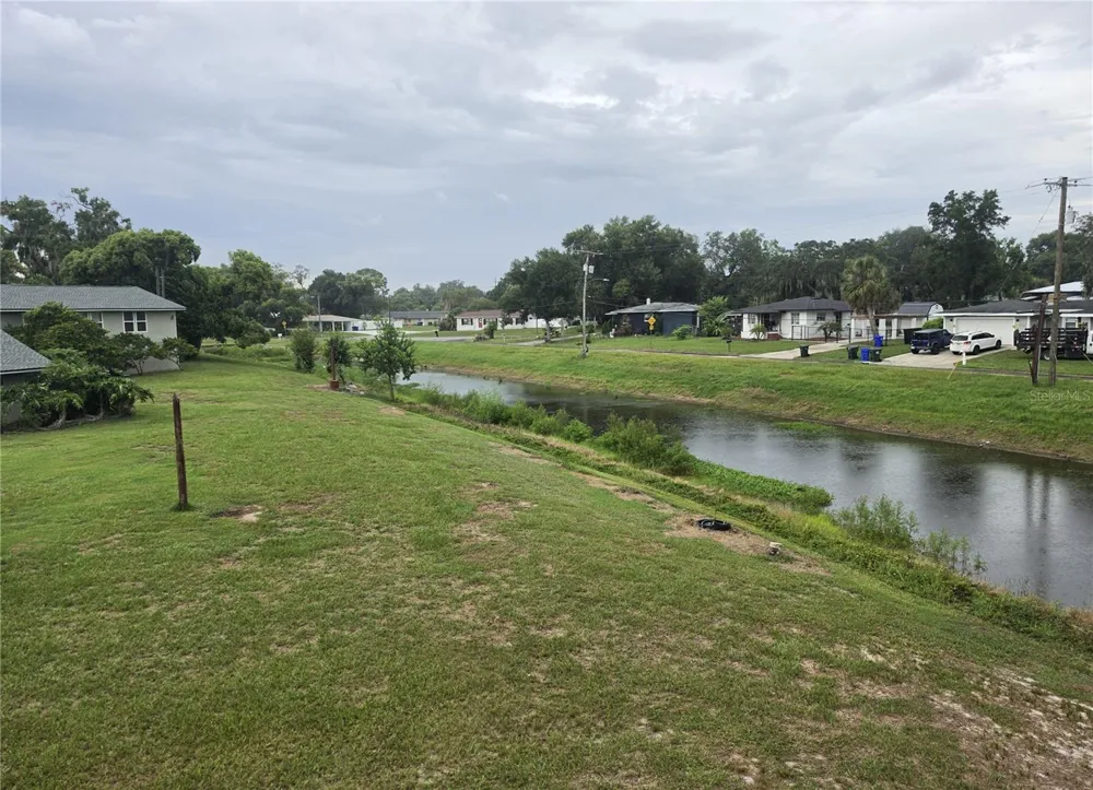 201 LAKE BONNY DRIVE E Lakeland, FL 33801